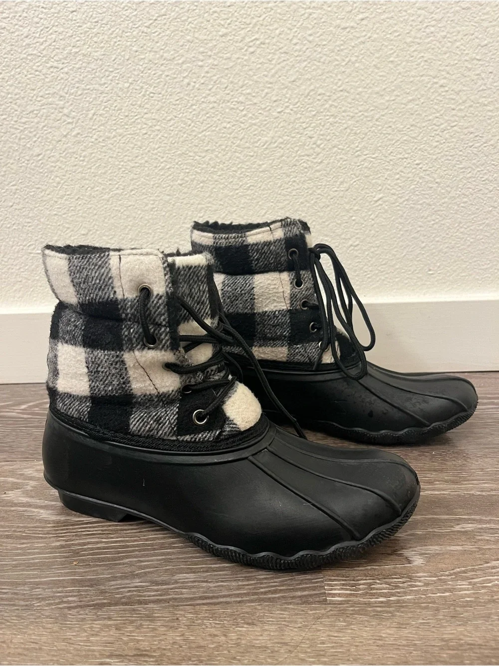 Black Plaid Lace-Up Duck Boots for Women